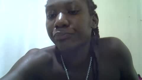 queenluiza199400 online show from April 19, 7:38 pm