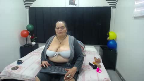 VickyBoobss online show from November 27, 1:14 pm