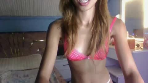 queennih online show from January 17, 7:54 pm