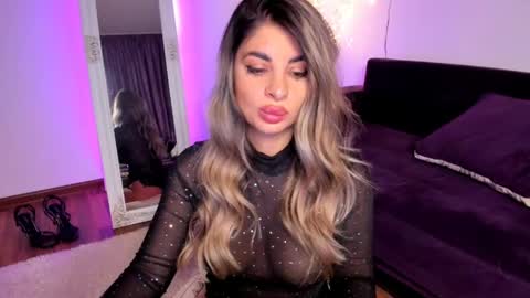 Queennofyuredreams online show from May 17, 10:20 pm