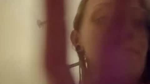 queenstonermami online show from December 17, 2:32 pm