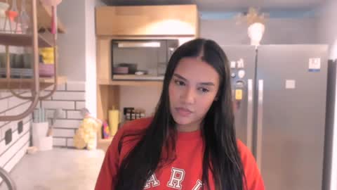 Snapshot of queenv66 chatting on January 4, 1:42 am Val - online show from January 4, 1:42 am