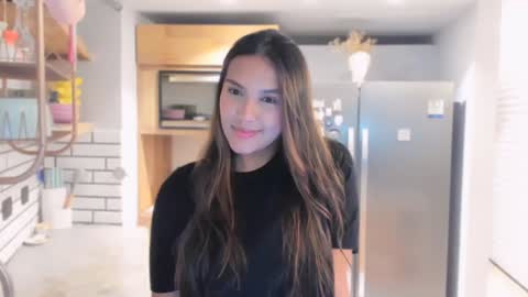 Snapshot of queenv66 chatting on January 19, 11:43 pm Val - online show from January 19, 11:43 pm