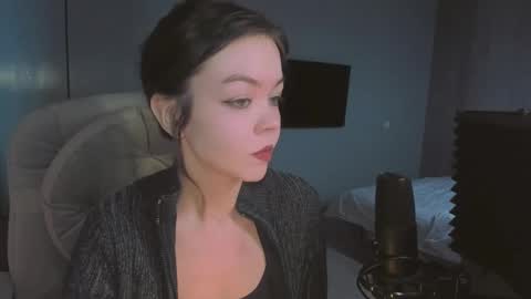 quietluxury online show from February 4, 12:08 pm