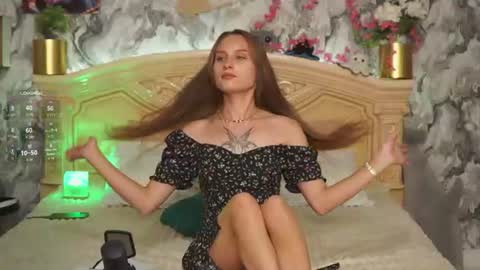 Qwi online show from August 2, 2:20 pm