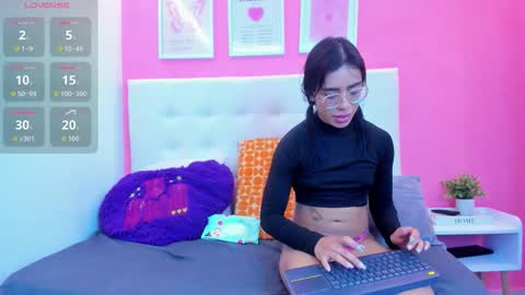 Rachel Donnelly online show from September 20, 4:33 am