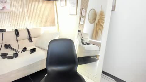 RACHEL ES online show from October 2, 7:13 am