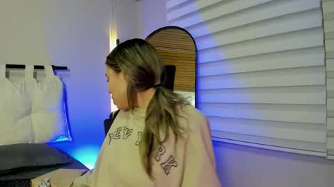 Rachell online show from September 17, 3:59 am