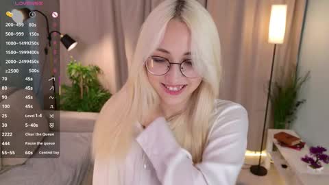 Karina online show from October 19, 9:39 pm