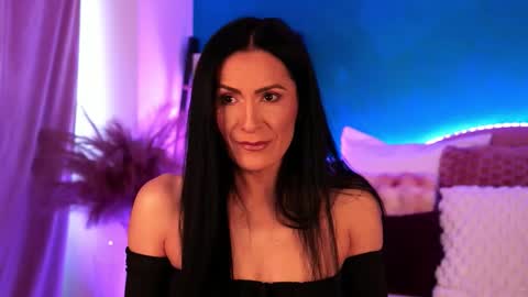 RaisaVawn online show from December 15, 7:24 am