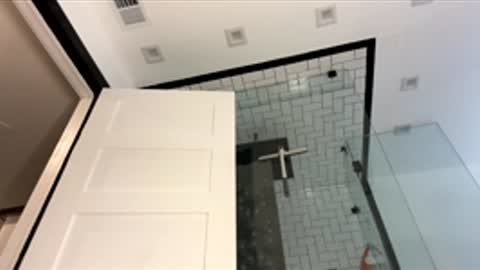    RAMONA Q   online show from November 26, 11:33 am