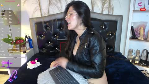 Snapshot of rapunzell__ chatting on December 30, 2:19 pm Rapunzell online show from December 30, 2:19 pm