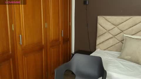 Raquel online show from October 6, 11:49 am