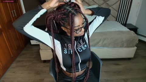 Raquel online show from February 1, 11:43 am