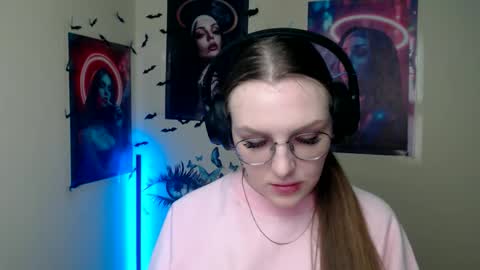 raspberry0101 online show from December 14, 1:17 pm