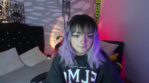 ravencollen online show from October 21, 2:10 pm