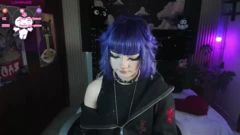 ravencollen online show from March 28, 8:08 pm