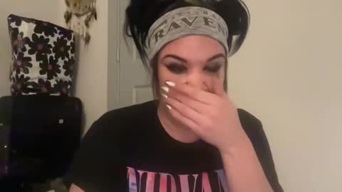 Raven Ray online show from April 22, 5:04 am