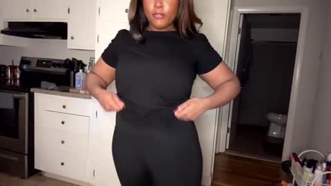 raventhebigbodybitch online show from February 5, 10:33 pm