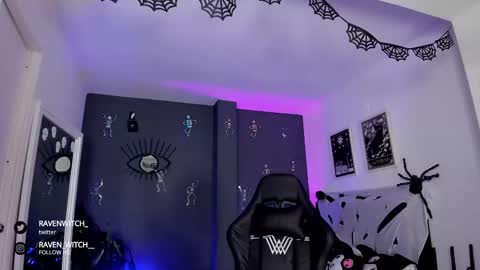 Raven Witch online show from October 29, 9:17 pm