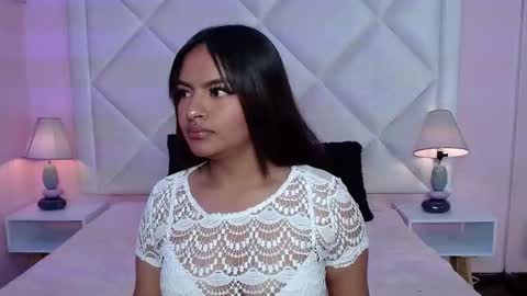 rayvenrose_ online show from November 3, 12:53 pm