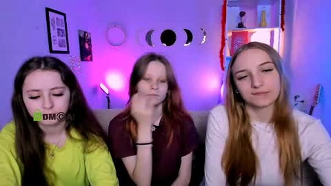 rebecca_smile_ online show from April 7, 12:29 pm