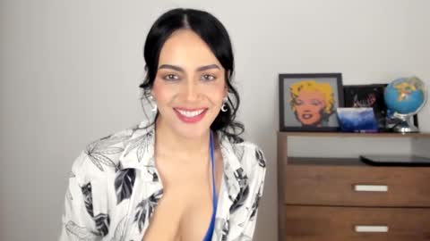 red_flower203 online show from October 4, 11:42 pm