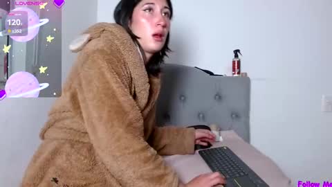 IG   OF red moonn online show from February 16, 12:32 pm