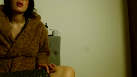 IG   OF red moonn online show from February 1, 11:10 am