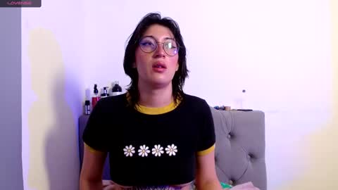 IG   OF red moonn online show from March 8, 12:07 pm