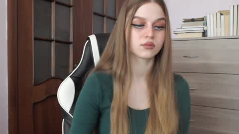 Lily online show from April 1, 2:45 am