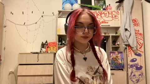 Eva online show from April 4, 10:08 pm