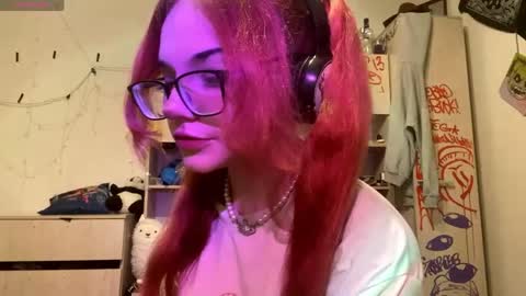 Eva online show from April 18, 9:37 pm