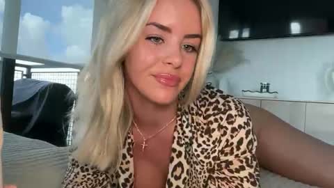 Reece Marie online show from December 1, 5:26 pm