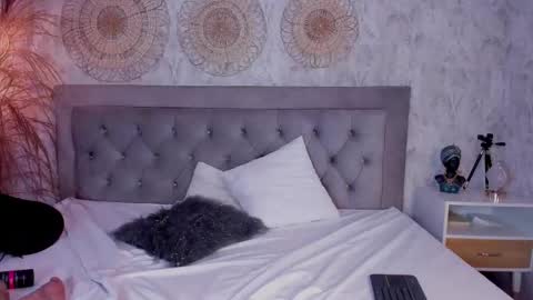   online show from November 14, 5:07 am