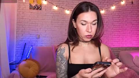Snapshot of reginahawkinss chatting on October 22, 8:19 am ReginaHawkinss online show from October 22, 8:19 am