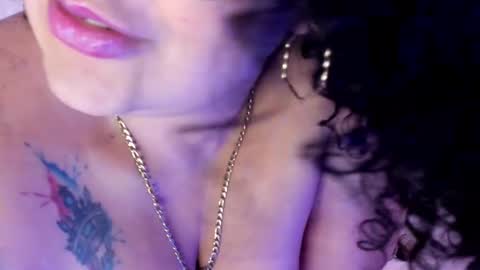 reginavegaa online show from January 5, 5:27 pm