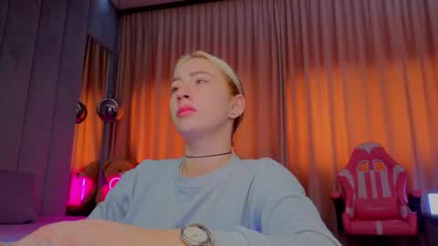 reina cummings online show from November 17, 7:09 am