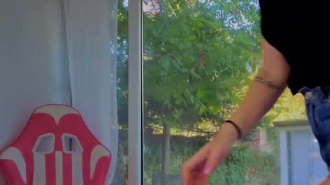 reina cummings online show from September 22, 6:23 am