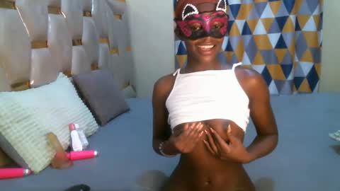 remmyqueen online show from April 18, 5:32 am