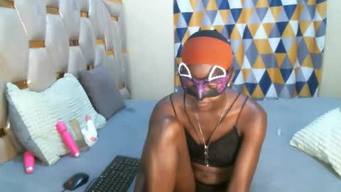 remmyqueen online show from April 15, 1:33 pm