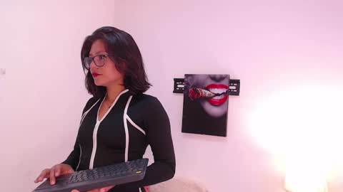 renataj online show from October 27, 7:08 pm