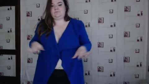 renataoia online show from October 20, 1:58 pm