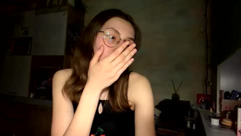 Mia online show from March 25, 4:21 pm