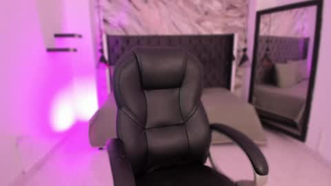 Renee Shelby online show from March 31, 8:53 pm