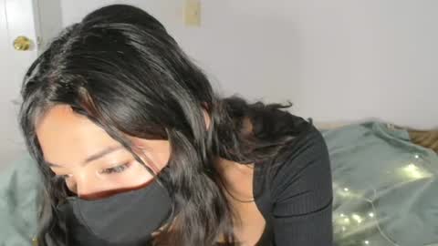 Snapshot of reni_tendress chatting on February 19, 1:29 am reni_tendress online show from February 19, 1:29 am