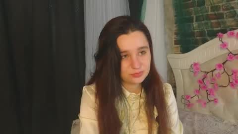 reynaedge online show from May 28, 8:01 am