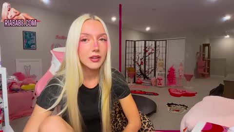 ria  online show from November 28, 4:15 am