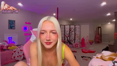 ria  online show from November 22, 4:15 am