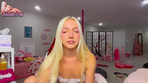 ria  online show from November 25, 3:52 am